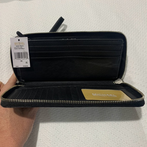 NWT Michael Kors Travel Continental Wallet - Picture 9 of 11